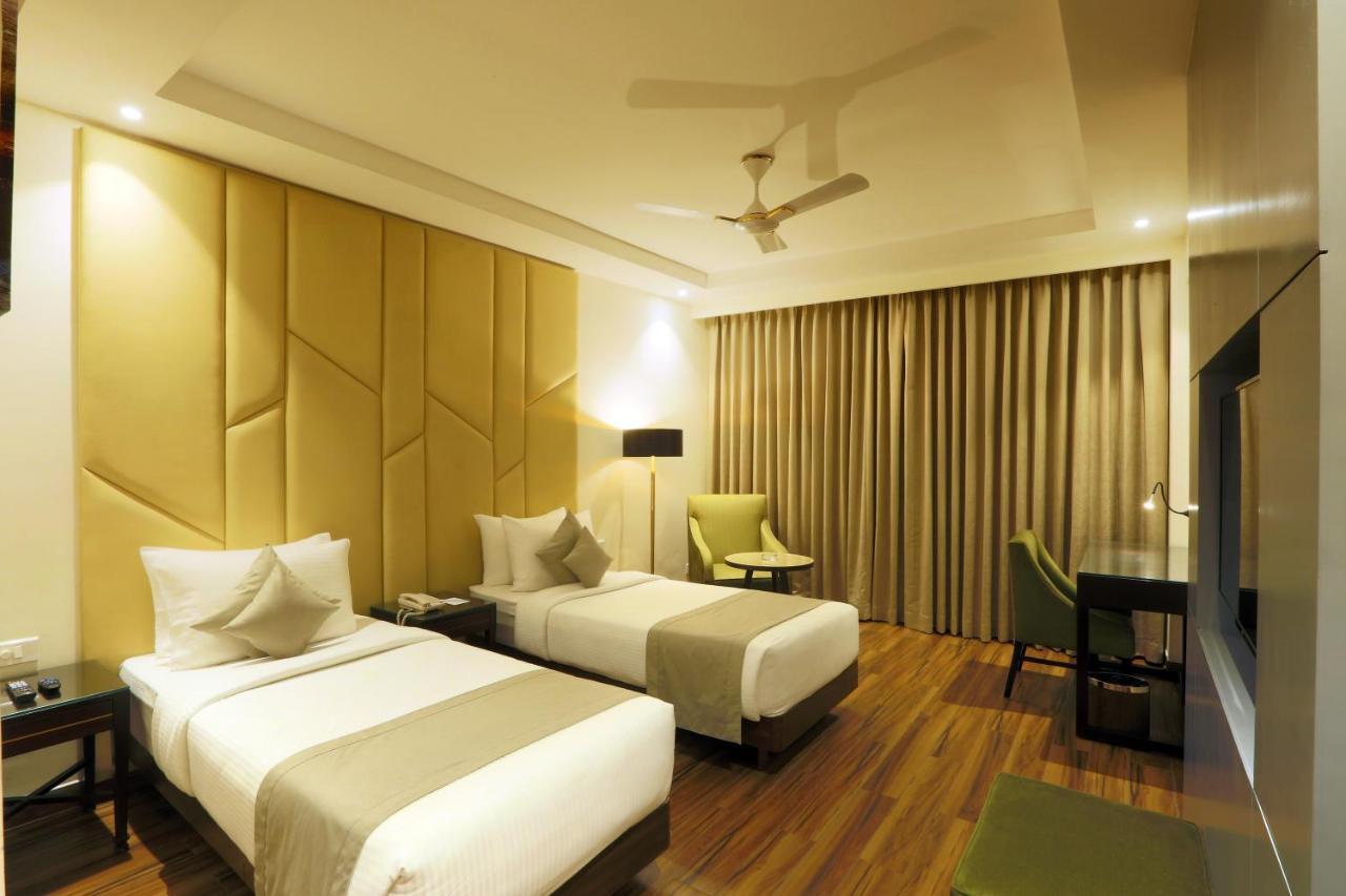 Resort The Lohias, Goa Candolim Exterior photo